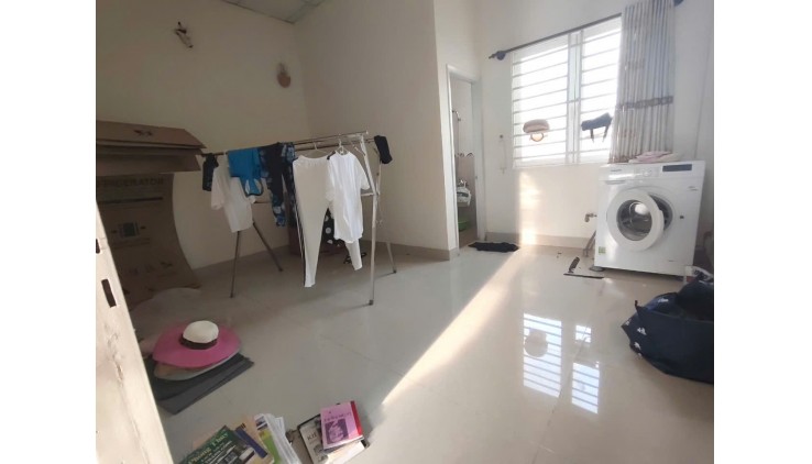 SIÊU PHẨM Q2, Giá tốt, Ở Ngay, DTS 151m2, có thang máy, 3 tầng, HxH, chỉ 6.85 ty.