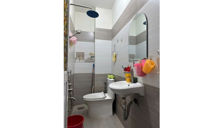 Nhà nhỏ nhưng có võ Đ 26/3 BHH hẻm 6m gần mặt tiền 25m2,4 Tầng đúc BTCT 5 PN Nhỉnh 3 tỷ