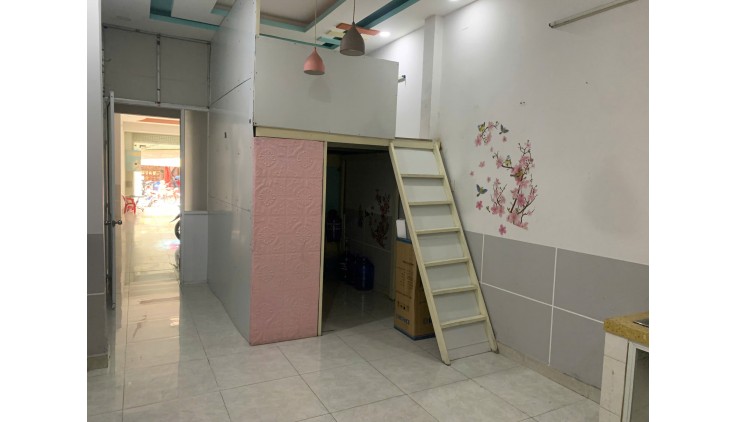 Quận Tân Phú ! CHO THUÊ MB KINH DOANH 4m x 22m, có sân và 1 phòng ở 32 m2, Tel : 0933090668 ( chính chủ )