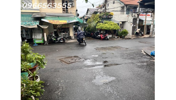 NHÀ ĐẸP- Bán nhà Bến Vân Đồn - Quận 4- 2 lầu , 2 Phòng Ngủ-full nội thất - gía chỉ 4 tỷ tl