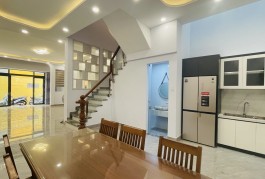 Nhà đẹp P.24, BT , gần Ngã Tư Hàng Xanh, 46m2, 2 tầng , DÒNG TIỀN