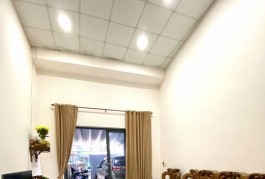 NHÀ  MẶT TIỀN HUỲNH THỊ HAI Vỉa hè 2m - Vài bước chân ra NGUYỄN ẢNH THỦ - Vị trí  ĐẮC ĐỊA - Ngay chợ  NGÃ BA BẦU - XE HƠI 7 CHỖ ngủ trong nhà - KINH