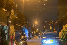 NHÀ - HẺM XE TẢI 5M Thông - TRUNG MỸ TÂY. chỉ 2,8 tỷ.
