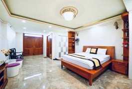 BÁN KHÁCH SẠN MẶT TIỀN KHU SÂN BAY - HD THUÊ 70 TR/T - 110M2 NGANG 5 M