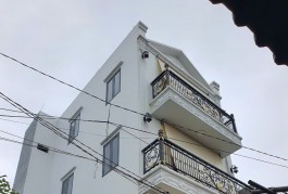 NGÔI NHÀ CỰC PHẨM HIẾM. KDC ỔN ĐỊNH. DÂN TRÍ CAO. NGANG GIÁ TRỊ 6M. THIẾT KẾ XÂY DỰNG TÂM HUYẾT. NỘI THẤT GỖ QUÝ. GIÁ 5.5 TỶ.
