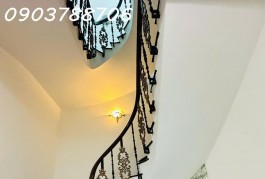 Nhà trung tâm QUẬN 1
Vị trí đắc địa, ngay vòng xoay Cống Quỳnh
 - Trần Hưng Đạo - Bùi Viện - Trần Đình Xu.