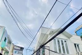 MẶT TIỀN ĐƯỜNG SIÊU HIẾM ngay ngã 6 Gò Vấp, NGANG 5M, hơn 30m2, 2 tầng, Chỉ 2.X TỶ