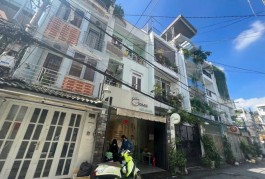 NHÀ BÁN ĐƯỜNG ĐINH TIÊN HOÀNG.HXT  
GIÁ TỐT  VỊ TRÍ  ĐẸP RÁP QUẬN 1.