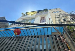 PHÚ NHUẬN -đường Nguyễn Thượng Hiền 30m2 NHỈNH 4 TỶ - HẺM 3 GÁC - 4 LẦU MỚI ĐẸP - NGANG HƠN 4M CỰC ĐẸP.