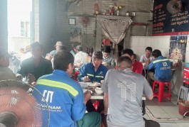 Sang nhượng gấp quán cơm tại Trịnh Đình Thảo. Tân Phú