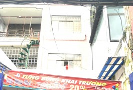 Quận Tân Phú ! CHO THUÊ MB KINH DOANH 4m x 22m, có sân và 1 phòng ở 32 m2, Tel : 0933090668 ( chính chủ )