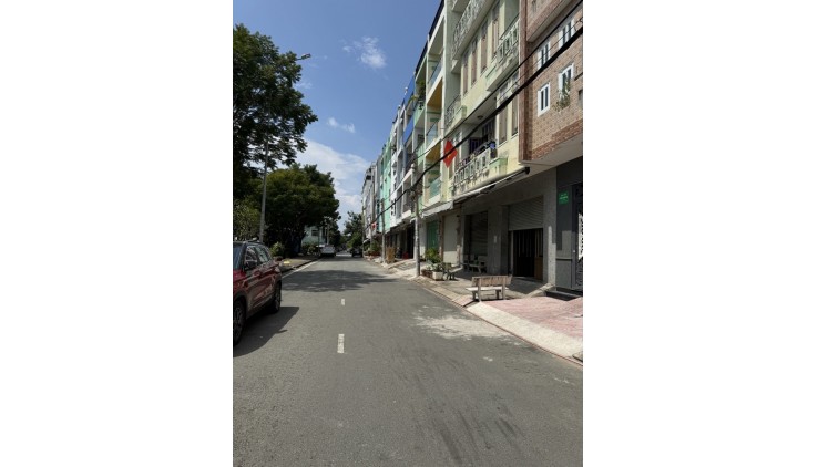 Bán Nhà mới HXH Thông Hồng Bàng, Phường 12, Quận 6. DT 33m2 x 3 Tầng 
Giá 4.5 tỷ TL.