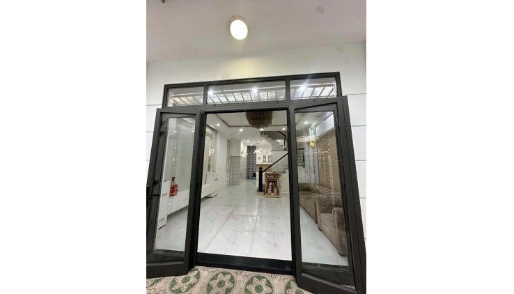 Nhà Ngang Bề Thế 10m, Sầm Uất Hậu Giang, Phường 5, Quận 6. DT 120m2 x 3 tầng . Giá 11.9 tỷ TL.