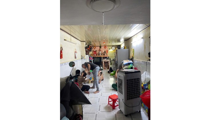 Bán Nhà Mặt Tiền Bùi Hữu Diện, An Lạc A, Bình Tân.DT 36m2 x 2 tầng (3 x 12).
Giá 3.4 tỷ TL.