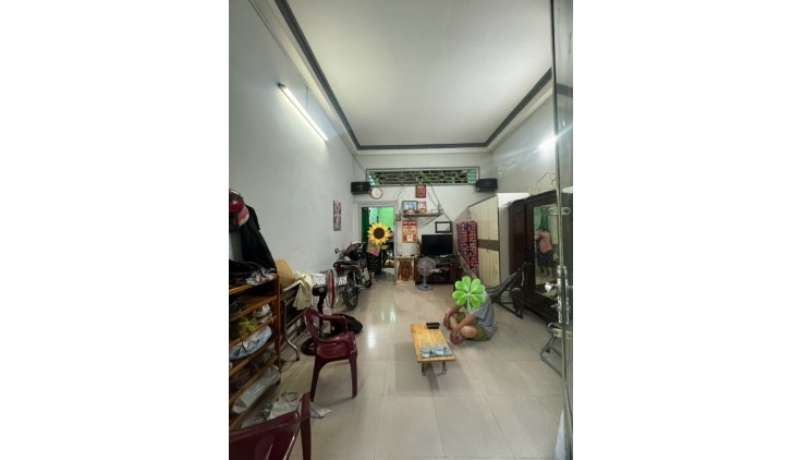 Bán Nhà Cư Xá Phú Lâm A, Phường 12, Quận 6. DT 42m2 x 2 tầng (4 x 11).
Giá 3.4 tỷ TL.