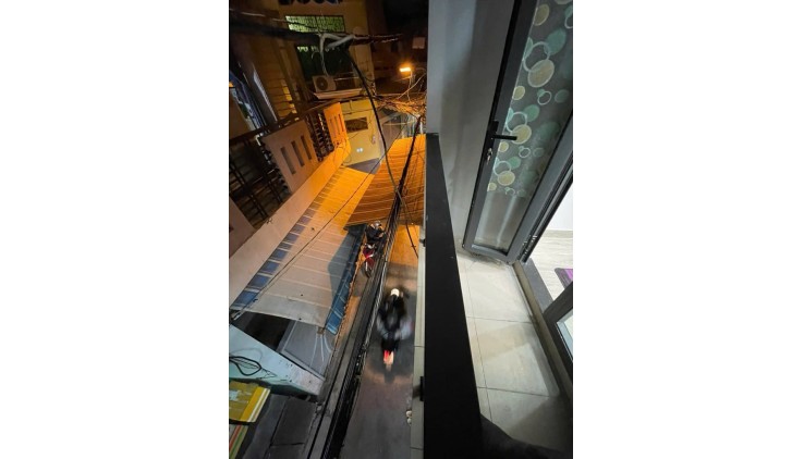 Bán Nhà Nhà Mới Hậu Giang, Phường 5, Quận 6. DT 34m2 x 3 tầng .
Giá 5.25 tỷ TL.
