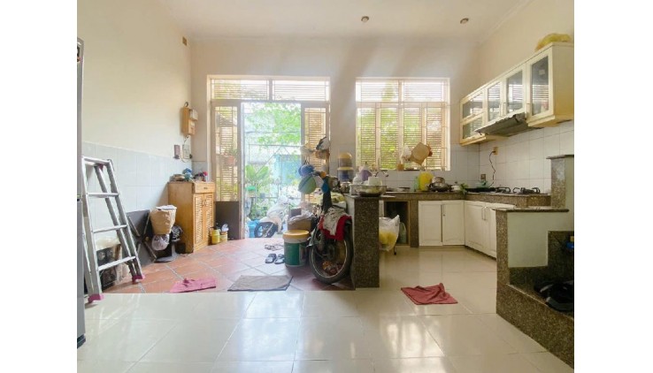 Nhà Mới Hẻm Xe Tải Thông,Ngang Bề Thế 5.5m Lò Gốm, Phường 8, Quận 6.
DT 66m2 x 2 tầng . Giá 7.1 tỷ TL.