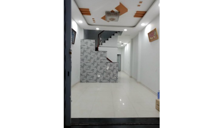 Nhà Mặt Tiền An Dương Vương, Phường An Lạc, Bình Tân. DT 64m2 x 2 tầng .
Giá 6.9 Tỷ TL.