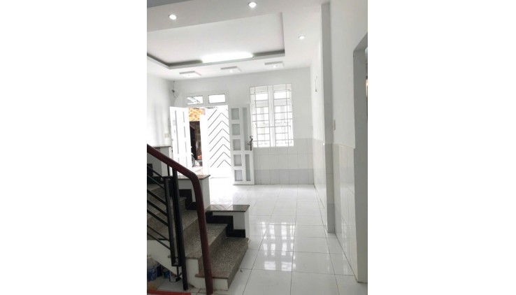 Bán Nhà Hậu Giang, Phường 12, Quận 6. DT 41m2 x 2 tầng . Nở Hậu.
Giá 3.9 tỷ TL.