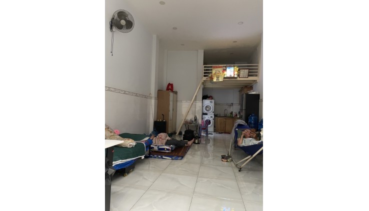 Nhà Ngang Bề Thế 10m, Sầm Uất Hậu Giang, Phường 5, Quận 6. DT 120m2 x 3 tầng . Giá 11.9 tỷ TL.