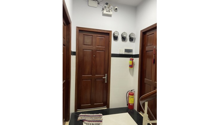 Nhà Ngang Bề Thế 10m, Sầm Uất Hậu Giang, Phường 5, Quận 6. DT 120m2 x 3 tầng . Giá 11.9 tỷ TL.