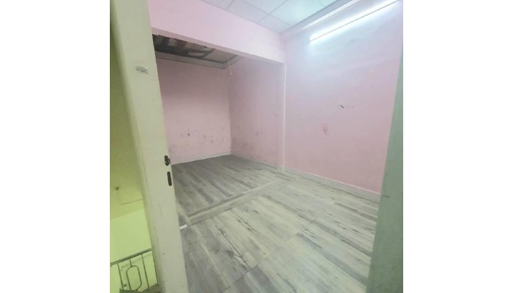 Bán Nhà Hẻm Nhựa 6m Thông Minh Phụng, Phường 6, Quận 6. DT 39m2 x 2 tầng ( 3.5 x 11 ).
Gía 5.67 tỷ TL