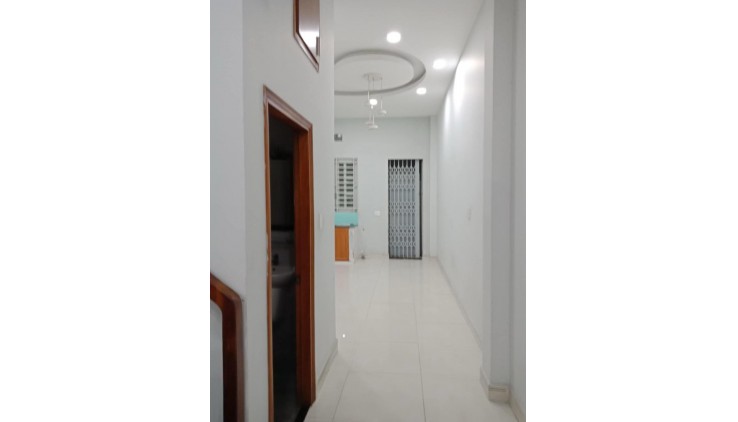 Nhà Mặt Tiền An Dương Vương, Phường An Lạc, Bình Tân. DT 64m2 x 2 tầng .
Giá 6.9 Tỷ TL.