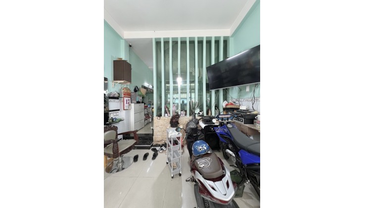 Nhà Mặt Tiền An Dương Vương, An Lạc. Bình Tân.DT 64m2 x 3 tầng .
Giá 7.1 tỷ TL .