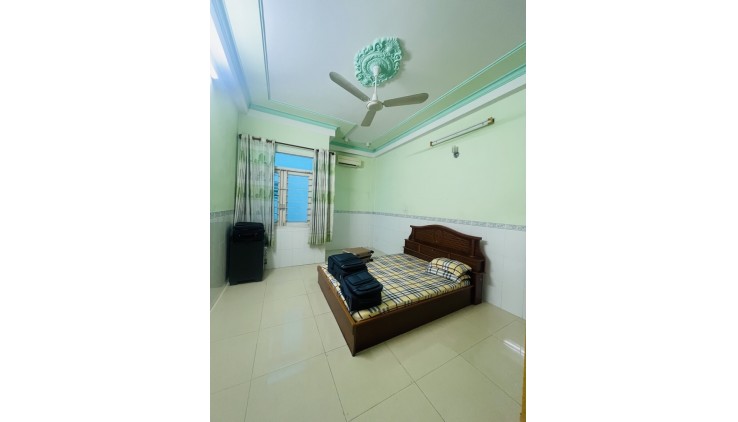 Nhà Mới Mặt Tiền Nhộn Nhịp ,Nguyễn thức tự, An Lạc, Bình Tân.
DT 81m2 x 3 tầng .Giá 11 Tỷ TL.