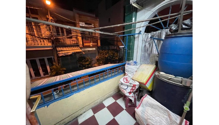 Bán Nhà Mặt Tiền Bùi Hữu Diện, An Lạc A, Bình Tân.DT 36m2 x 2 tầng (3 x 12).
Giá 3.4 tỷ TL.