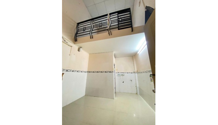 Bán Nhà HXH, Nở Hậu Bà Hom, Phường 13, Quận 6.DT 83m2 x 2 tầng (4 x 24).
Giá 6.26 tỷ TL.