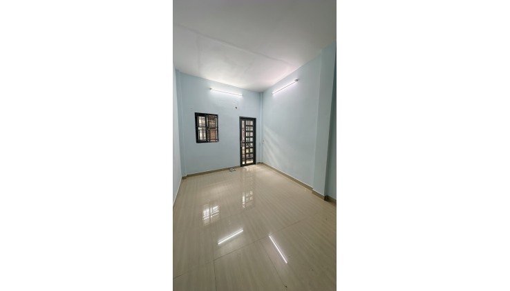 Bán nhà Tân Trang giáp Quận 10 24m2, 3 tầng 2PN  nhỉnh 2 tỷ