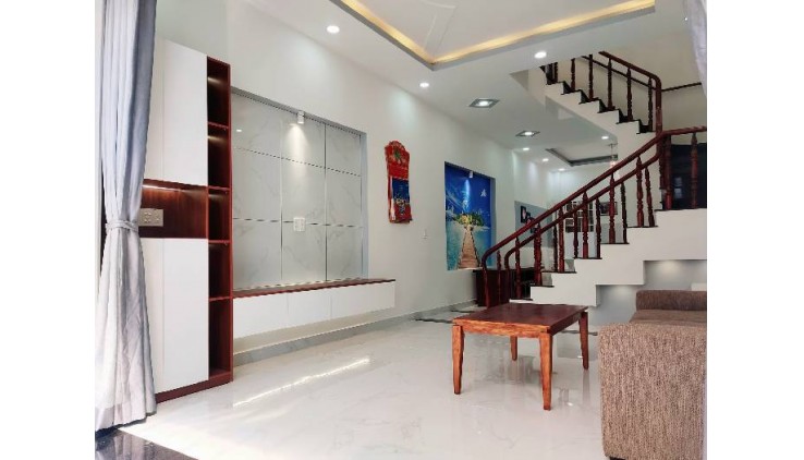 Nhà Mới Đẹp Hẻm Thông Kinh Dương Vương,An Lạc,Bình Tân. DT 57m2 x 3 tầng 
Giá 5  tỷ TL.