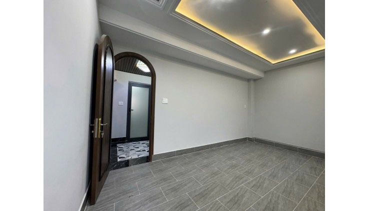 Nhà Đẹp Đón Tết Ngang Hiếm 5,4m  Phạm Phú Thứ  - Phường 3 - Quận 6.  DT 45m2 x 5 tầng . Giá 6.35 tỷ TL.