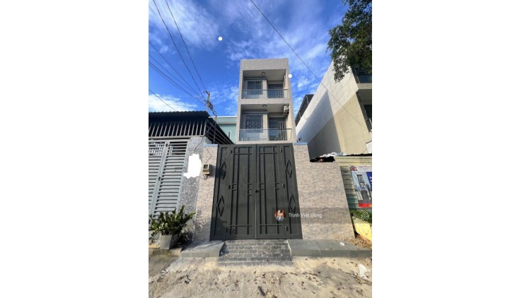 Nhà Phạm Văn Đồng Hẻm Xe Hơi, Giá 5,1 , 52m2, 3PN, 3WC, mặt tiền 4m