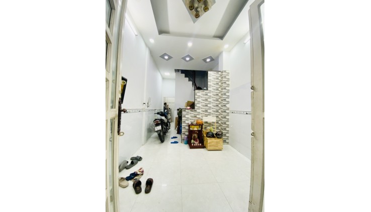 Bán nhà Nguyễn Thị Tần, Quận 8, 25m2, ngang 3.1m, chỉ 3.3 tỷ