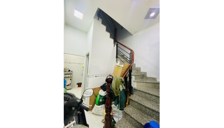 Bán nhà Nguyễn Thị Tần, Quận 8, 25m2, ngang 3.1m, chỉ 3.3 tỷ
