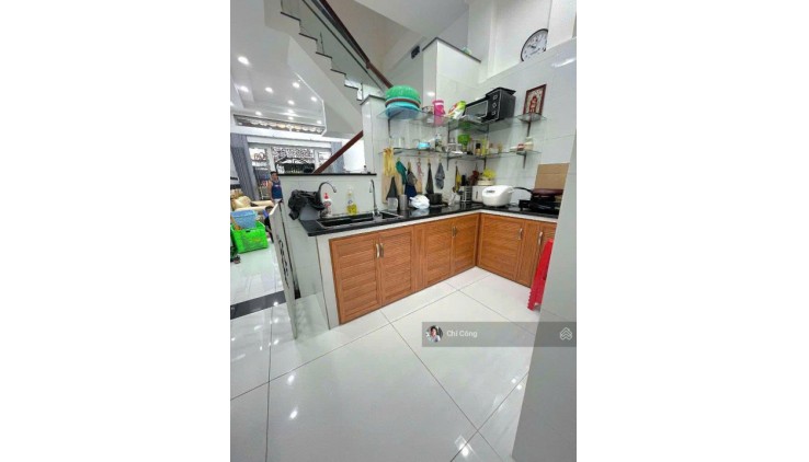 Bánnhà HXH ÂUCƠ giá LẠCLONGQUÂN Q.TP 3T 3PN 50m2 giá chỉ 5 tỷxx