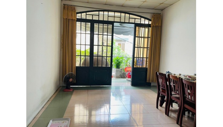 NHÀ ĐẸP - GIÁ TỐT - Vị Trí Đắc Địa Tại : Tân thành - Tân Phú