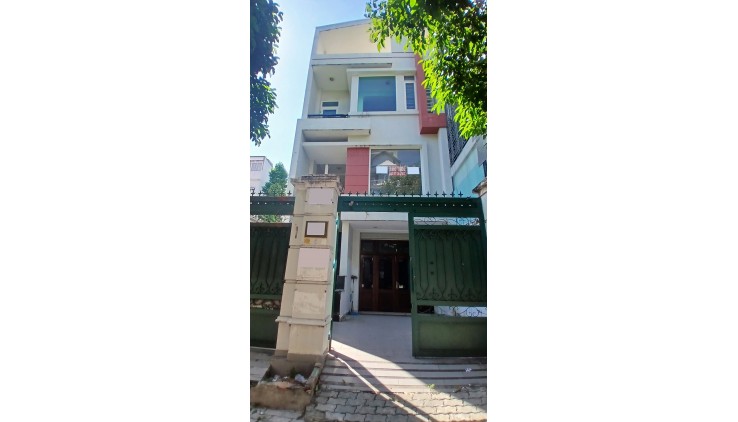 CHO THUÊ NHÀ NGUYÊN CĂN MẶT TIỀN ĐƯỜNG SỐ 79, TÂN QUY, Q7