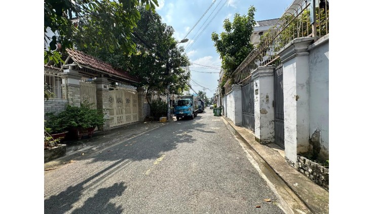 Quá Rẻ! Bán Gấp Nhà 104m2 Đường Oto 6m – Sổ Vuông Vức – Chỉ 51tr/m2.