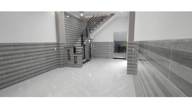 Bán nhà BÌNH QUỚI,  3 phòng ngủ, 5m x 15m, giá chỉ 4.7 tỷ.
