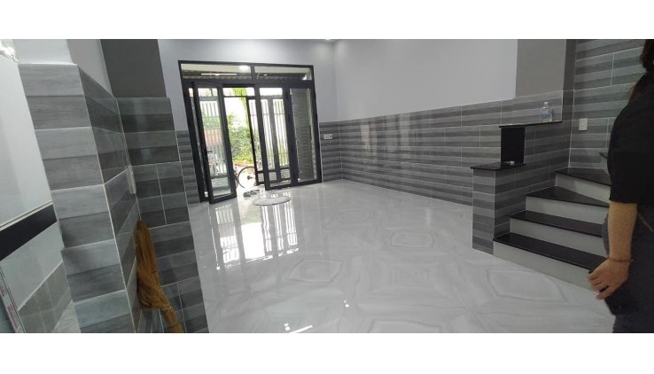 Bán nhà BÌNH QUỚI,  3 phòng ngủ, 5m x 15m, giá chỉ 4.7 tỷ.