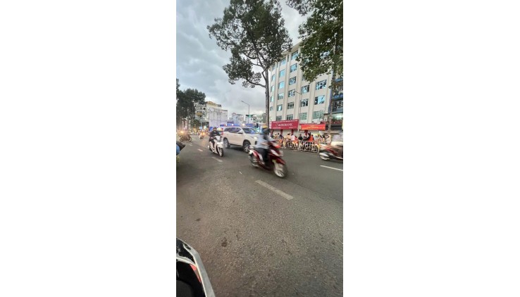 * Bán Nhà Đẹp Ở Ngay, Nguyễn Biểu Quận 5,4 tầng 4X13, 4PN Nhỉnh 9Tỷ
