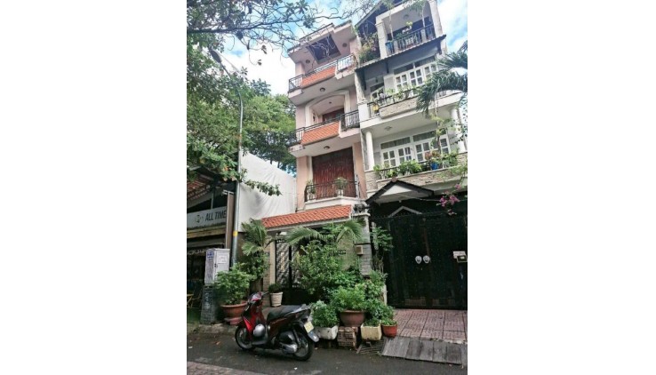 BÁN NHÀ CHÍNH CHỦ FULL TIỆN ÍCH - GIÁ TỐT - VỊ Trí Đẹp Tại : Phường 5 -