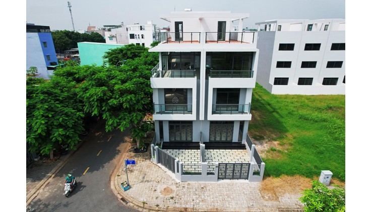 Nhà phố Đông Tăng Long 4 tầng, căn góc 2 mặt tiền đường 16, nhận nhà kinh doanh ngay, giá gốc CĐT