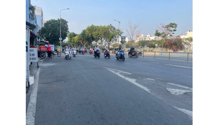 Bán Nhà Mặt Tiền Nguyễn Văn Luông, P.10, Quận 6. DT 57m2 x 2tầng (4.2 x 14). 
Giá 10.45 tỷ TL.
