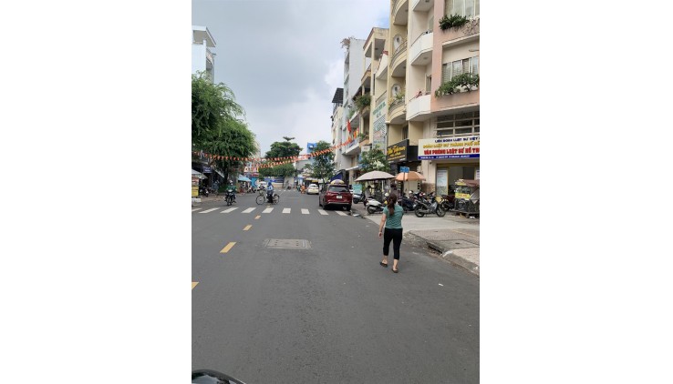 ***CHO THUÊ- NHÀ HẺM SÁT MẶT TIỀN BẠCH VÂN NGAY CHỢ HÒA BÌNH Q5-CHỈ 16TR/TH.