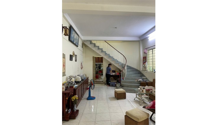 CỰC GẤP! Nhà 107m2, 3 Tầng, Sát MT Lý Thường Kiệt, Phường 4, Gò Vấp, chỉ 7.9  tỷ TL