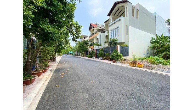 LÔ ĐẤT THỔ CƯ ĐẸP BÁN NHANH CHO ANH CHỊ ĐẦU TƯ SINH LỜI CAO NĂM NAY MUA MẤT TRĂM NĂM SAU BÁN TIỀN TỶ THIỆN CHÍ GỌI EM
